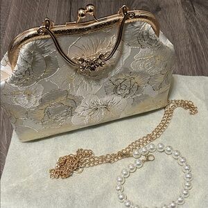 Vintage Floral Embroidered Handbag